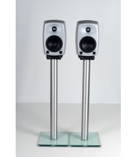 Genelec 8030A aktiivikaiutinpari jalustoilla