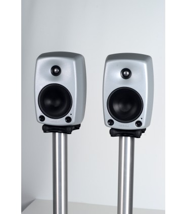 Genelec 8030A aktiivikaiutinpari jalustoilla